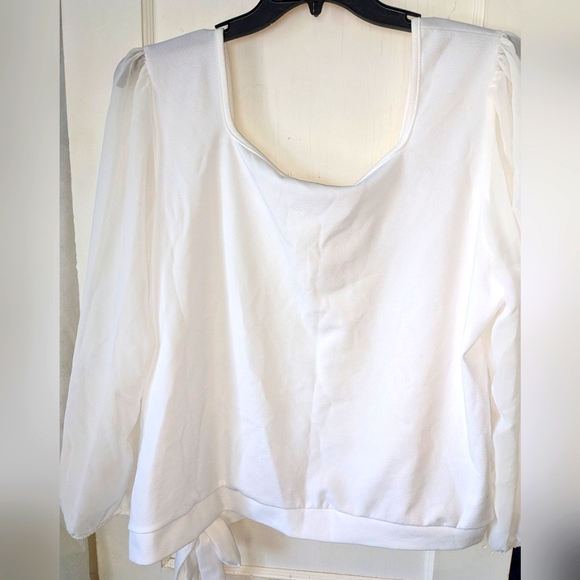 Molly & Erica Women's Blouse - Picture 4 of 9